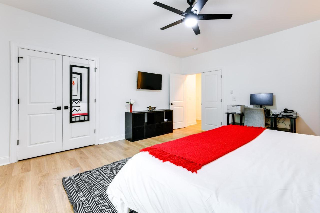 Getaway With Yard - 3 Mi To Uptown! Holiday home Charlotte