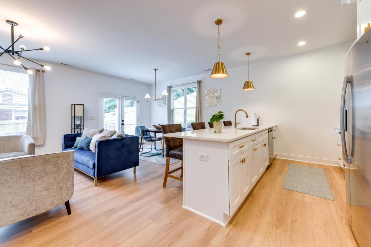 Getaway With Yard - 3 Mi To Uptown! Holiday home