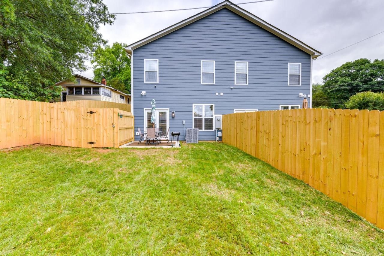 Holiday home Getaway With Yard - 3 Mi To Uptown! Charlotte