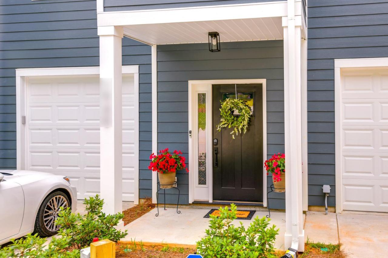 Holiday home Getaway With Yard - 3 Mi To Uptown! Charlotte